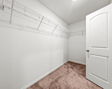216 Wincanton Ln - Photo Thumbnail 12