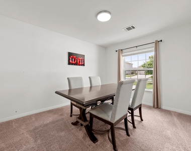 216 Wincanton Ln - Photo Thumbnail 2