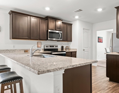 216 Wincanton Ln - Photo Thumbnail 5