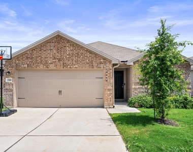 216 Wincanton Ln - Photo Thumbnail 4