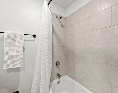 216 Wincanton Ln - Photo Thumbnail 14