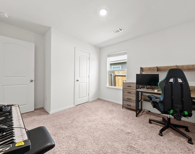 216 Wincanton Ln - Photo Thumbnail 20