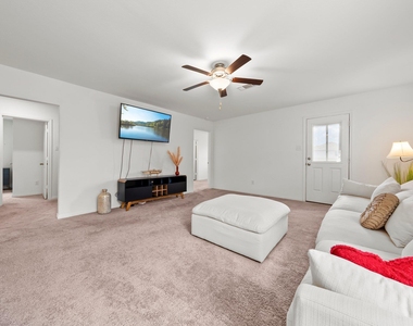 216 Wincanton Ln - Photo Thumbnail 9