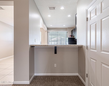 3861 Aubrey Lane - Photo Thumbnail 9