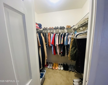 2280 Ironstone Drive E - Photo Thumbnail 9