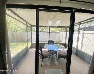 2280 Ironstone Drive E - Photo Thumbnail 4