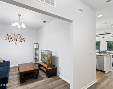 6133 Catawissa Court - Photo Thumbnail 7