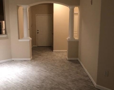 8290 Gate Parkway W - Photo Thumbnail 7