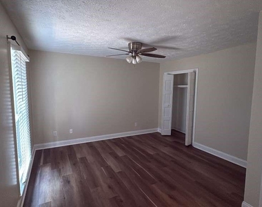 5011 Meadow Lane - Photo Thumbnail 12