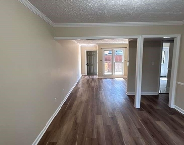5011 Meadow Lane - Photo Thumbnail 4