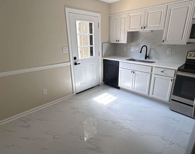 5011 Meadow Lane - Photo Thumbnail 5
