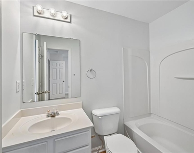 725 Crestwell Circle Sw - Photo Thumbnail 31