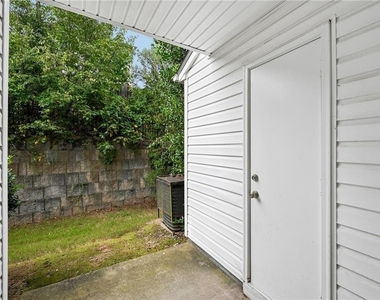 725 Crestwell Circle Sw - Photo Thumbnail 15