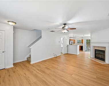 725 Crestwell Circle Sw - Photo Thumbnail 40