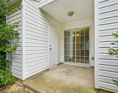 725 Crestwell Circle Sw - Photo Thumbnail 2