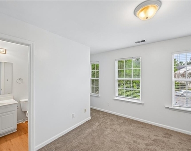 725 Crestwell Circle Sw - Photo Thumbnail 27