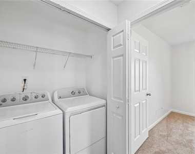 725 Crestwell Circle Sw - Photo Thumbnail 32