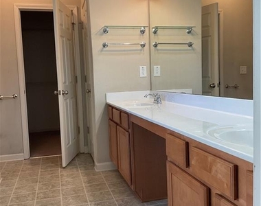 865 Westmoreland Lane - Photo Thumbnail 7