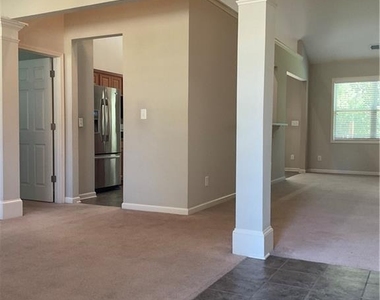 865 Westmoreland Lane - Photo Thumbnail 3