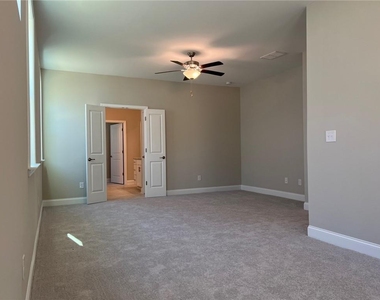 135 Hollis - Photo Thumbnail 12