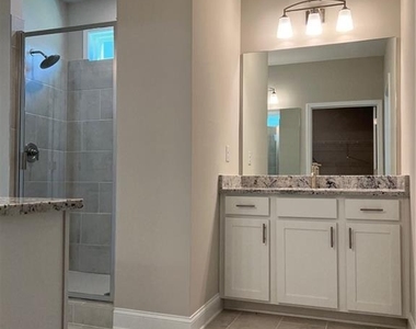 135 Hollis - Photo Thumbnail 16