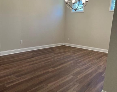 135 Hollis - Photo Thumbnail 11