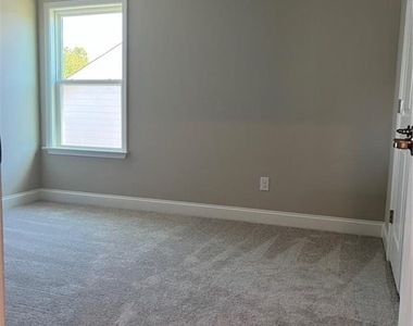135 Hollis - Photo Thumbnail 24