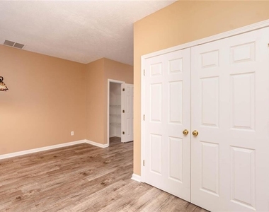 102 Timber Ridge Drive - Photo Thumbnail 11