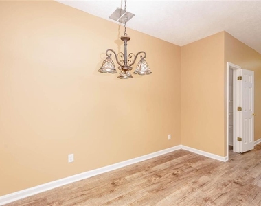 102 Timber Ridge Drive - Photo Thumbnail 7
