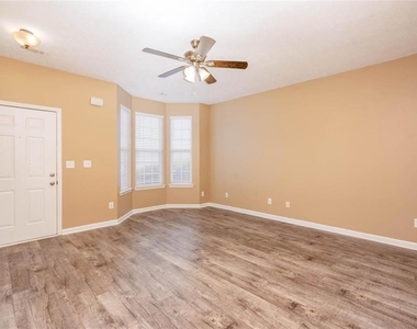 102 Timber Ridge Drive - Photo Thumbnail 4