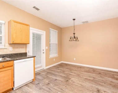 102 Timber Ridge Drive - Photo Thumbnail 12