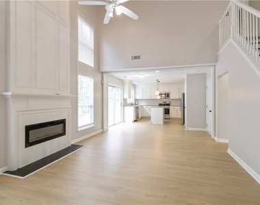 3431 Chastain Glen Lane Ne - Photo Thumbnail 5
