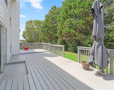 3431 Chastain Glen Lane Ne - Photo Thumbnail 18