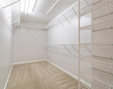 3431 Chastain Glen Lane Ne - Photo Thumbnail 14
