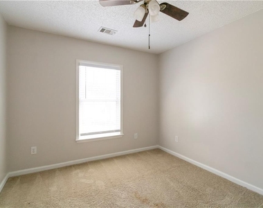 3431 Chastain Glen Lane Ne - Photo Thumbnail 16