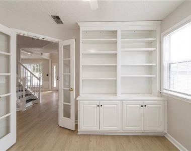 3431 Chastain Glen Lane Ne - Photo Thumbnail 9