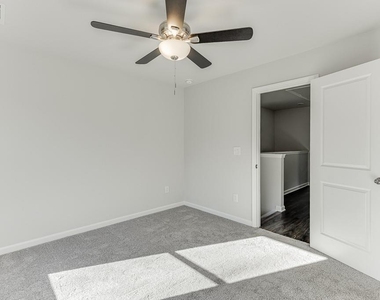 375 Collins Industrial Way - Photo Thumbnail 7