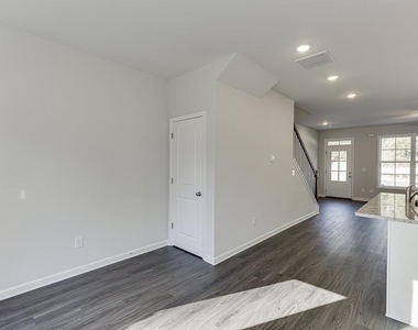 375 Collins Industrial Way - Photo Thumbnail 14