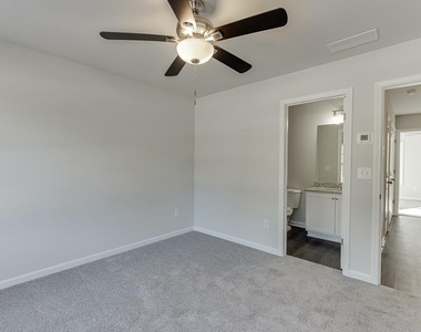 375 Collins Industrial Way - Photo Thumbnail 13