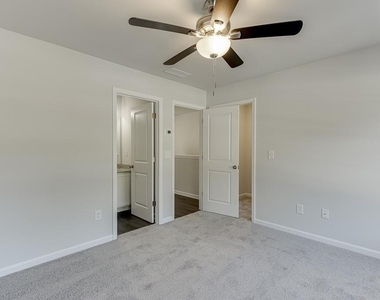 375 Collins Industrial Way - Photo Thumbnail 10
