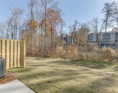 375 Collins Industrial Way - Photo Thumbnail 2