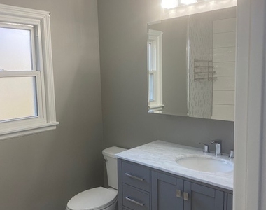 405 Blue Grass Court - Photo Thumbnail 10