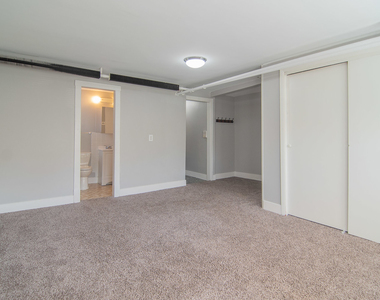 4943 N Monitor Avenue - Photo Thumbnail 3
