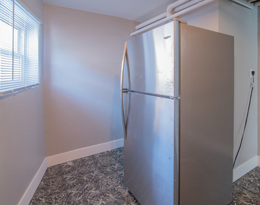4943 N Monitor Avenue - Photo Thumbnail 6