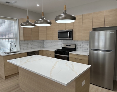 1546 N Homan Avenue - Photo Thumbnail 5