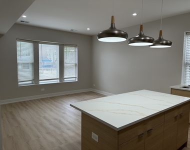 1546 N Homan Avenue - Photo Thumbnail 4