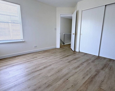295 Hunterdon Court - Photo Thumbnail 4