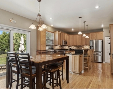 841 Barclay Drive - Photo Thumbnail 3
