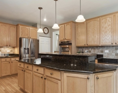 841 Barclay Drive - Photo Thumbnail 6