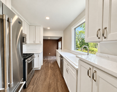 21334 W Pepper Drive - Photo Thumbnail 3